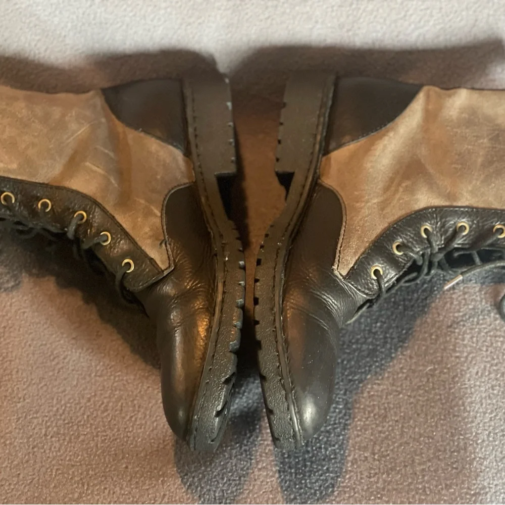 Born boots‎ mens size 9.5 pre-owned condition black/gray